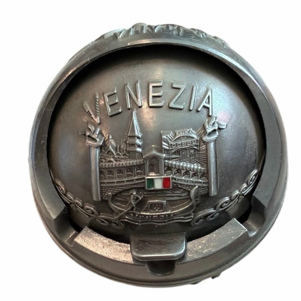 Souvenir metal ashtray Venezia Italy Italia Milano